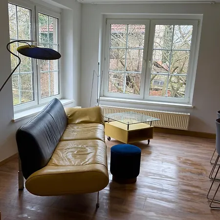 Fuer Familientreffen Mit Grossem Garten, 4 Schlafzimmer, 2 Baeder, Parkplaetze בית נופש ארפורט