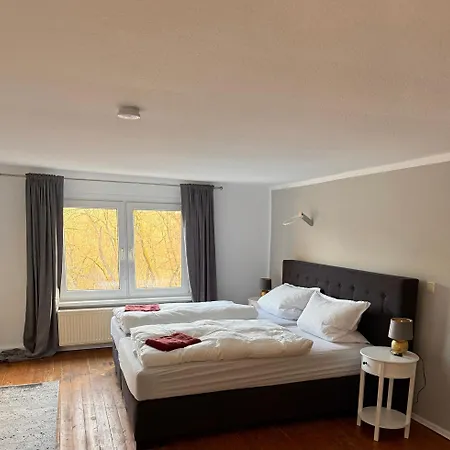 Fuer Familientreffen Mit Grossem Garten, Parkplaetzen Holiday home *