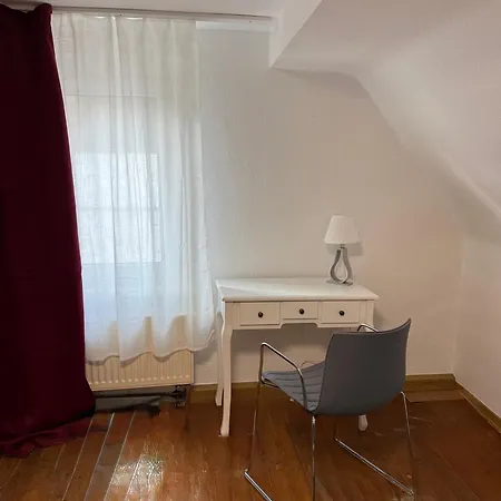 Holiday home Fuer Familientreffen Mit Grossem Garten, Parkplaetzen