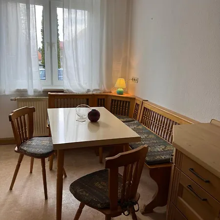 Fuer Familientreffen Mit Grossem Garten, 4 Schlafzimmer, 2 Baeder, Parkplaetze בית נופש ארפורט