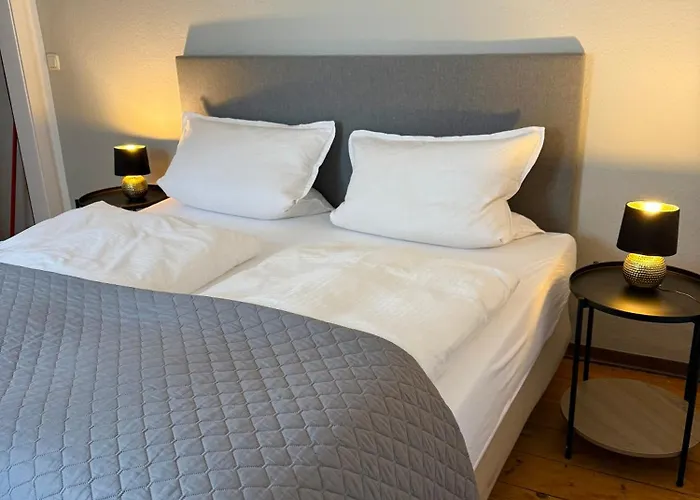 Fuer Familientreffen Mit Grossem Garten, Parkplaetzen