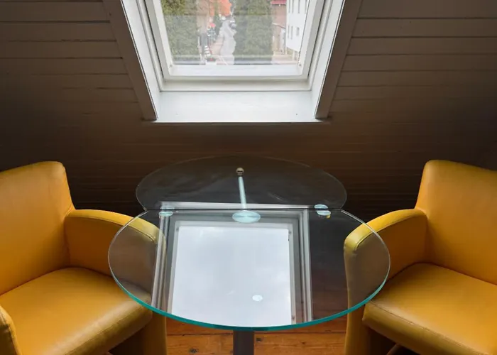 Fuer Familientreffen Mit Grossem Garten, Parkplaetzen