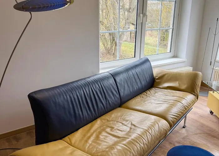 Fuer Familientreffen Mit Grossem Garten, Parkplaetzen * Эрфурт