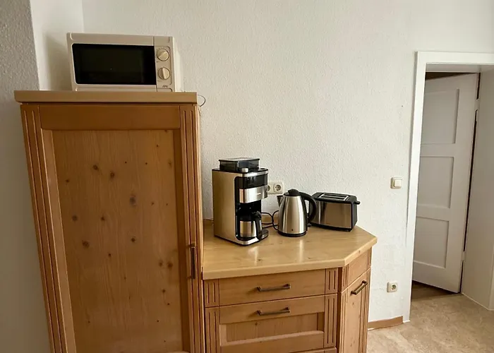 Fuer Familientreffen Mit Grossem Garten, Parkplaetzen * Эрфурт