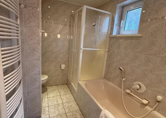 Fuer Familientreffen Mit Grossem Garten, Parkplaetzen *